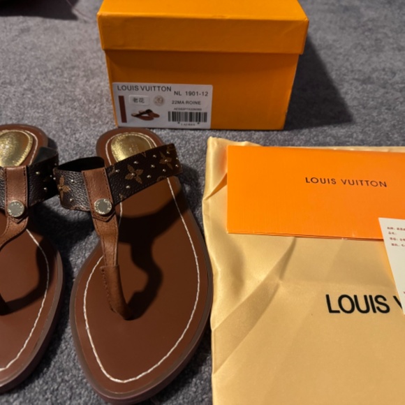 LV Sandals Size 39 - Picture 1 of 10